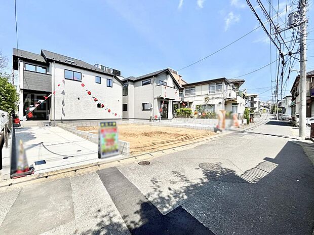 前面道路はきちんと整備されています