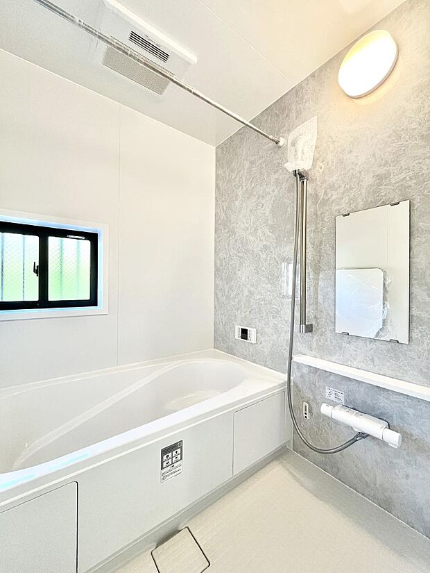 落ち着いた雰囲気でゆっくりお寛ぎいただけるバスルーム