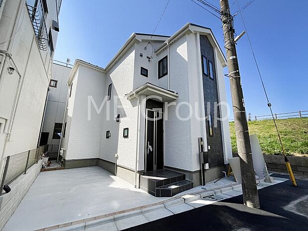 たっぷりの陽光と心地よい風が舞い込む住まい