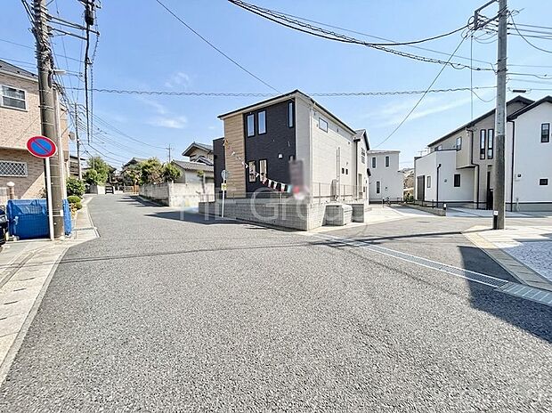 角地なので日当たりも良く、お家が堂々として見えます。