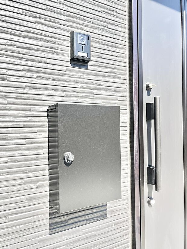 シンプルデザインのポスト。