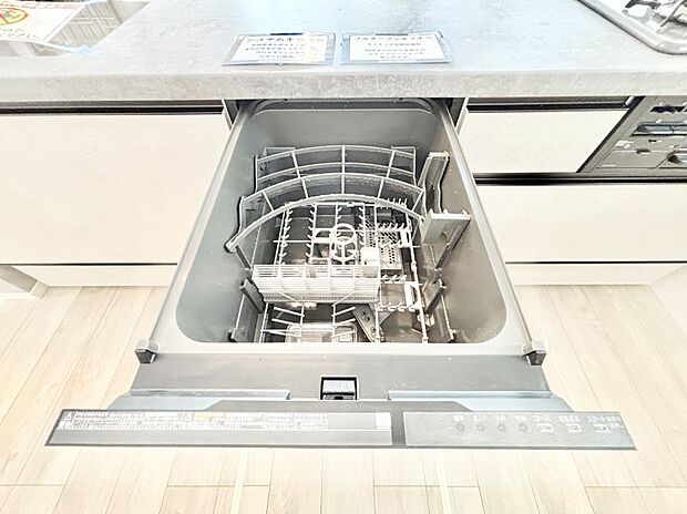 面倒なお片づけは食洗機にお任せ！家事の負担が減って、時間にも気持ちにもゆとりができます。