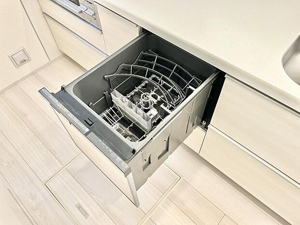 面倒なお片づけは食洗機にお任せ！家事の負担が減って、時間にも気持ちにもゆとりができます。