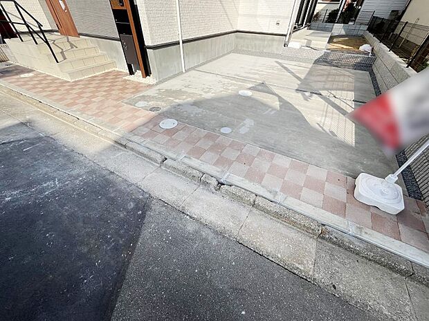 駐車2台可能！急なお客様の駐車に。また、ご家族の自転車スペースとしても大活躍。