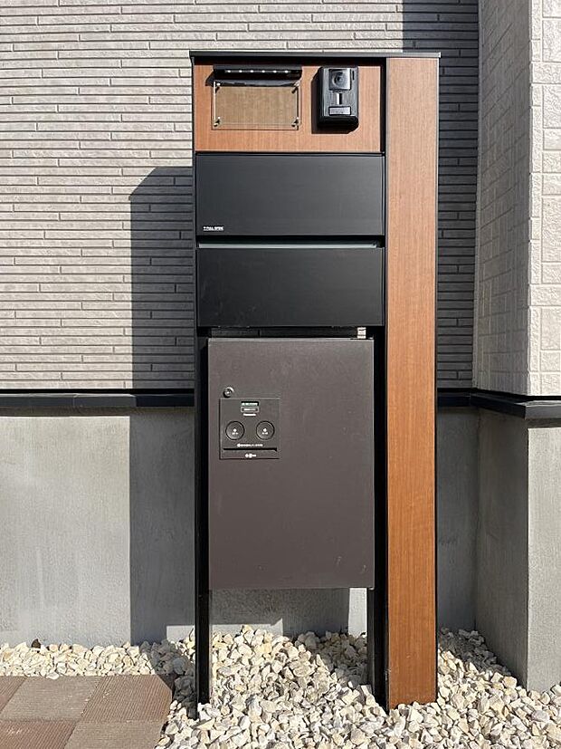 表札・インターホン・ポストをひとつに集約