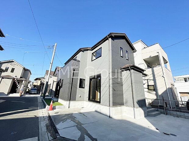 溢れる陽光でご家族の笑顔も輝く