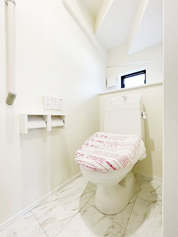 トイレは温水洗浄機能付き