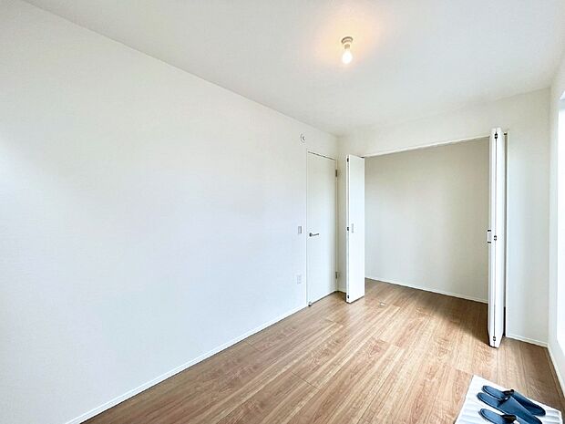 子供部屋にもおすすめな収納スペースたっぷりの居室