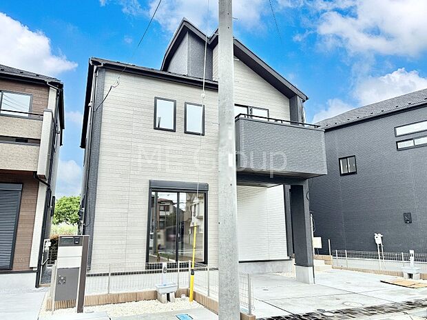 溢れる陽光でご家族の笑顔も輝く