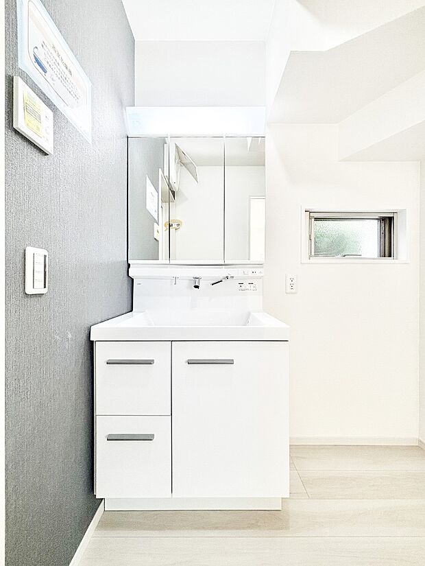 収納力と機能性に優れた洗面化粧台