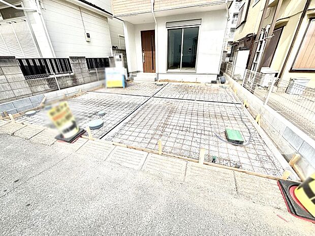 駐車2台可能！急なお客様の駐車に。また、ご家族の自転車スペースとしても大活躍。