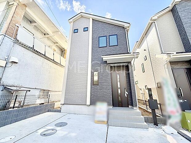 洗練された外観、上質な住空間が広がる室内は永く安心して過ごせる住居です。