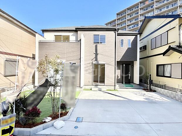 たっぷりの陽光と開放感に包まれる明るい住まい  