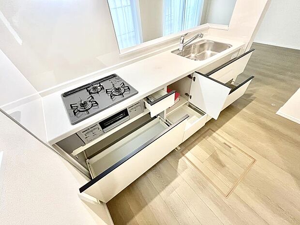 使いやすさを優先したスライド式収納タイプ!