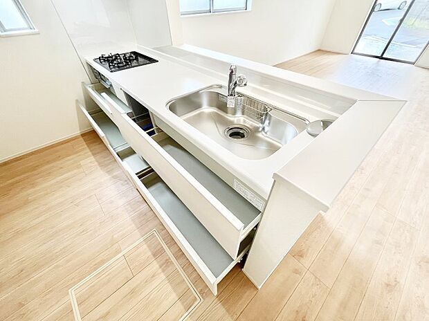 使いやすさを優先したスライド式収納タイプ!