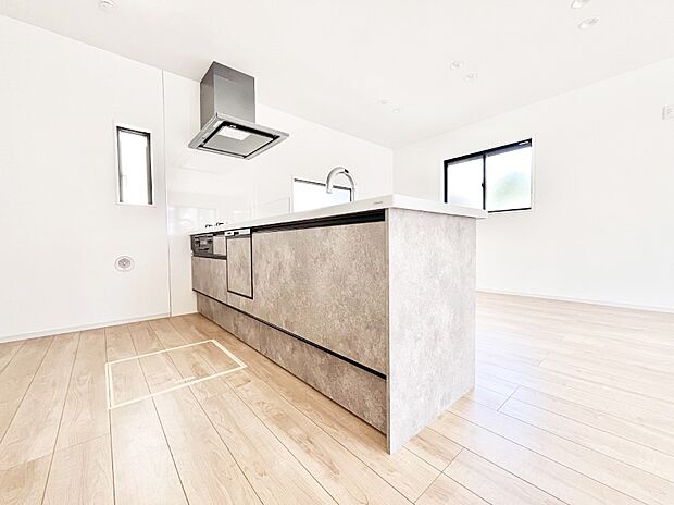 料理をしながらご家族との会話を楽しめる対面カウンターキッチン