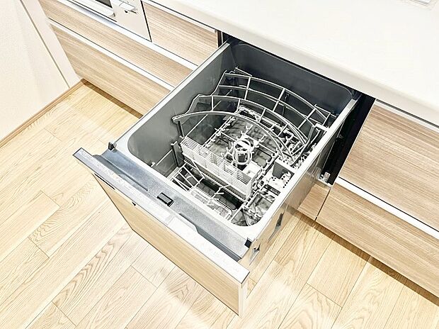 面倒なお片づけは食洗機にお任せ！家事の負担が減って、時間にも気持ちにもゆとりができます。