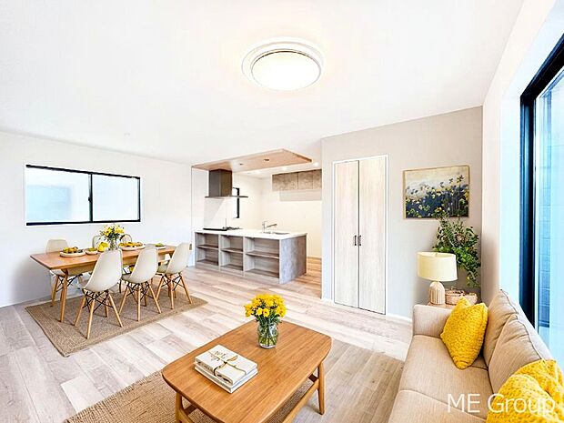 開放感を感じながら家族団らんが楽しめる2階リビング　※家具はCGです