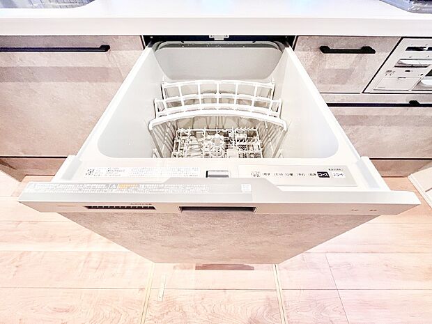 面倒なお片づけは食洗機にお任せ！家事の負担が減って、時間にも気持ちにもゆとりができます。