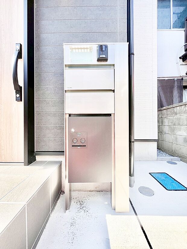 表札・インターホン・ポストをひとつに集約