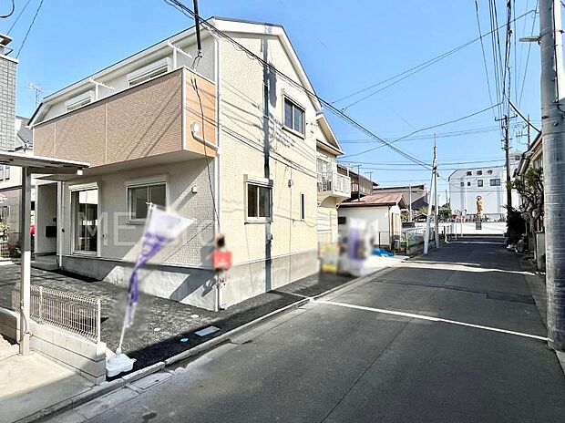前面道路はきちんと整備されています  