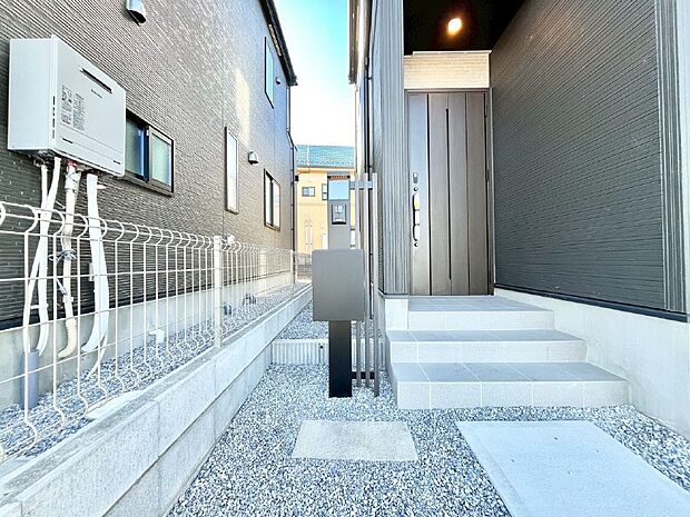 シンプルデザインのポスト。