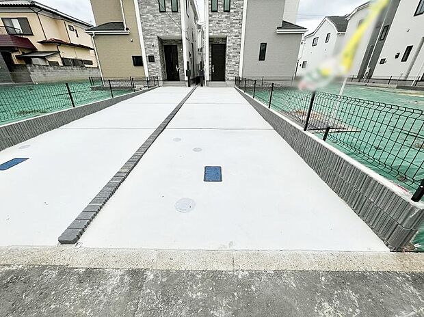 駐車2台可能！急なお客様の駐車に。また、ご家族の自転車スペースとしても大活躍。