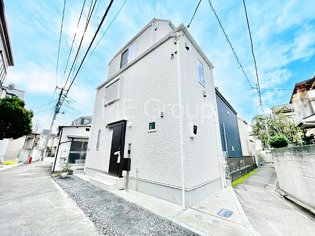 たっぷりの陽光と心地よい風が舞い込む住まい