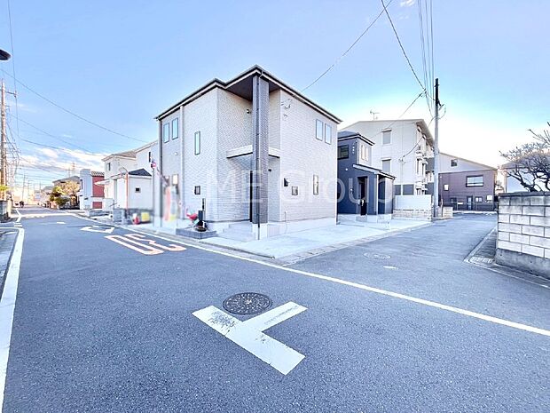 前面道路はきちんと整備されています