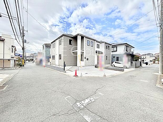 角地なので日当たりも良く、お家が堂々として見えます。