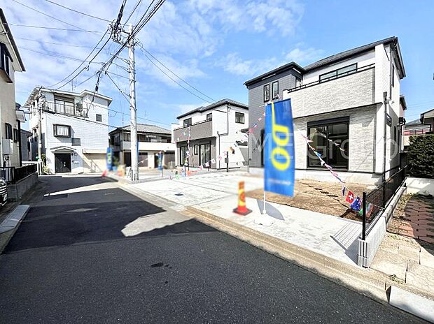 前面道路はきちんと整備されています