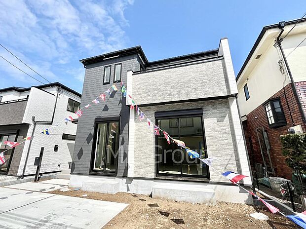 溢れる陽光でご家族の笑顔も輝く