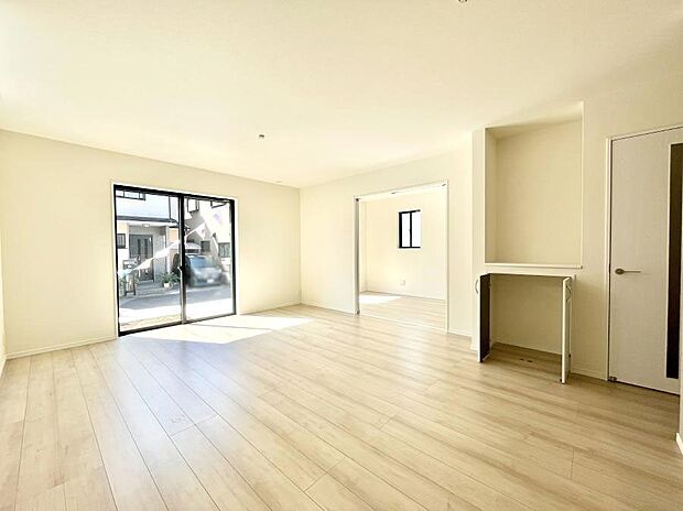 家族の笑顔が自然と生まれてくる、そんな雰囲気のダイニングに仕上がっています。