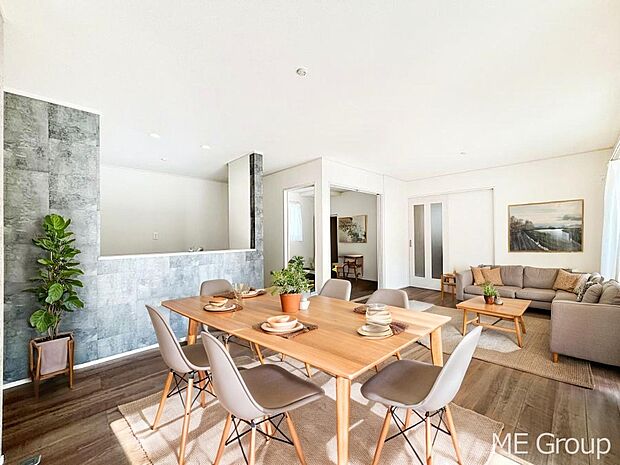 落ち着いた雰囲気のＬＤＫは家族みんなの快適空間※家具はCGです