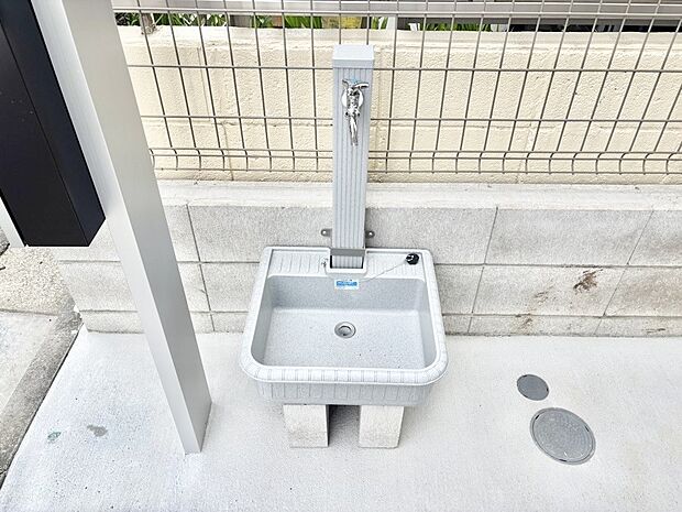 外水栓があると、庭のお手入れやちょっとした手洗い・洗車に便利です!