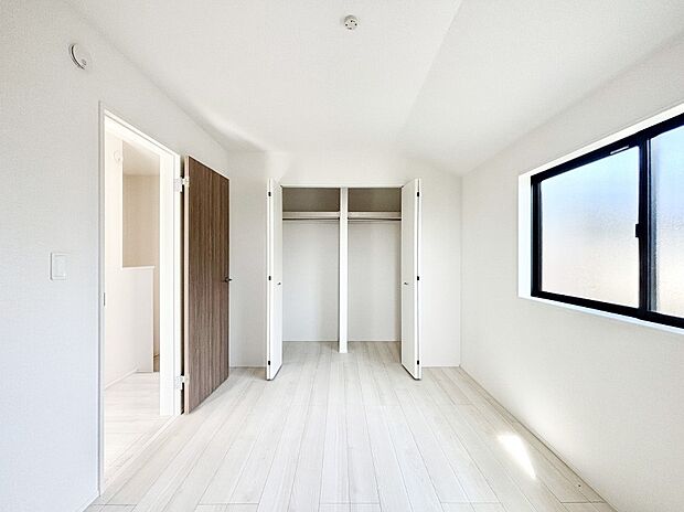 収納が充実しているので、居住スペースを広く使えます。 