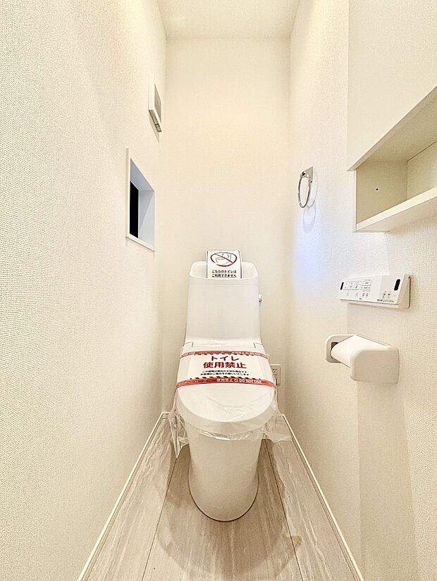 白を基調とした清潔感のある落ち着ける空間　