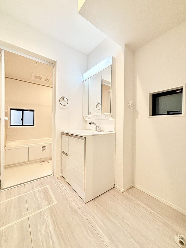 身支度もスムーズにおこなえる脱衣場