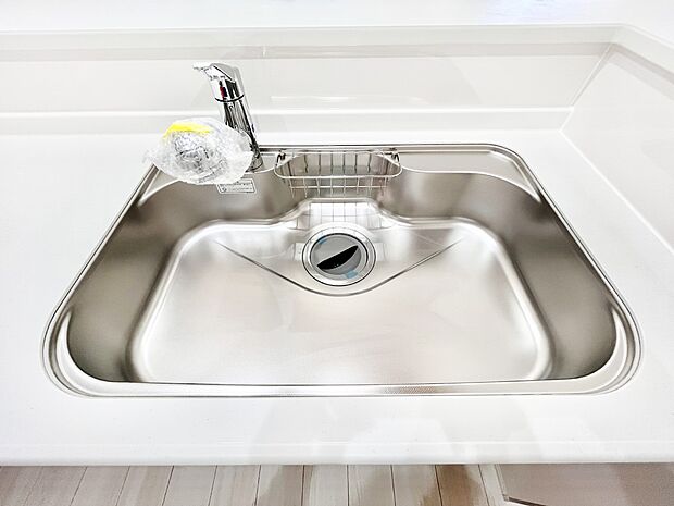 いつでも清潔なおいしいお水を。一つの水栓で水道水と浄水を使い分け。