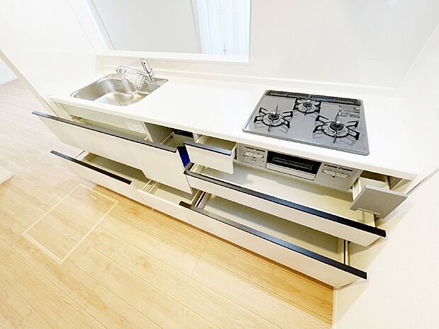 使いやすさを優先したスライド式収納タイプ!