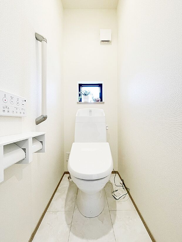 トイレは温水洗浄機能付き