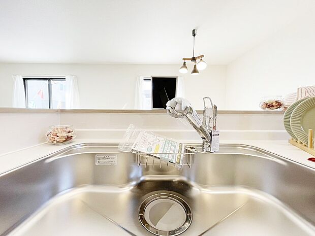 いつでも清潔なおいしいお水を。一つの水栓で水道水と浄水を使い分け。