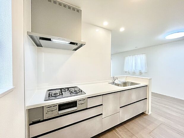 料理をしながらでもご家族との会話を楽しめる対面キッチン