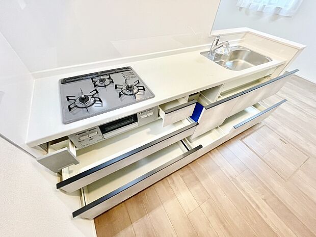 使いやすさを優先したスライド式収納タイプ!