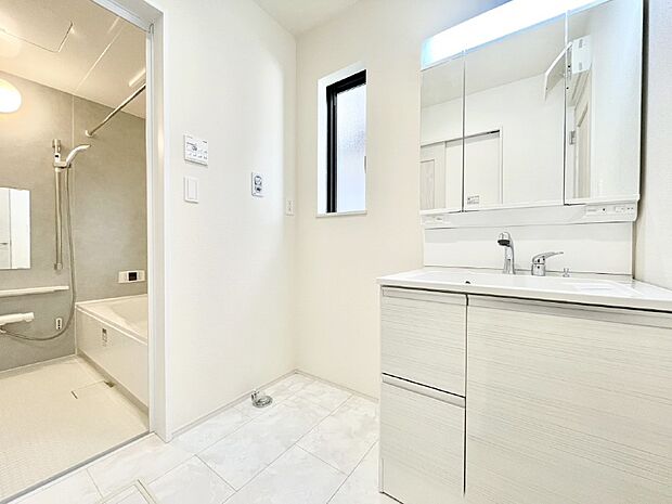 身支度もスムーズにおこなえる脱衣場