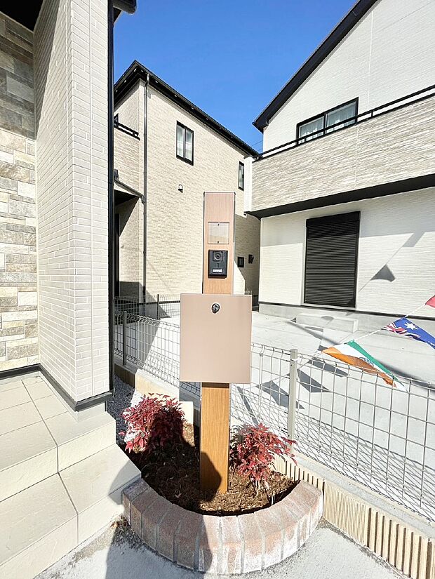 表札・インターホン・ポストをひとつに集約