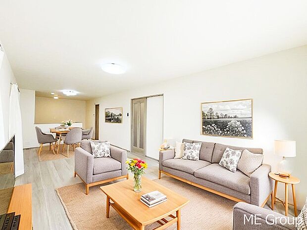 落ち着いた雰囲気のLDKは家族みんなの快適空間※家具はCGです