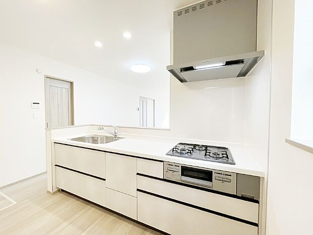 料理をしながらご家族との会話を楽しめる対面カウンターキッチン