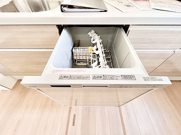 面倒なお片づけは食洗機にお任せ！家事の負担が減って、時間にも気持ちにもゆとりができます。