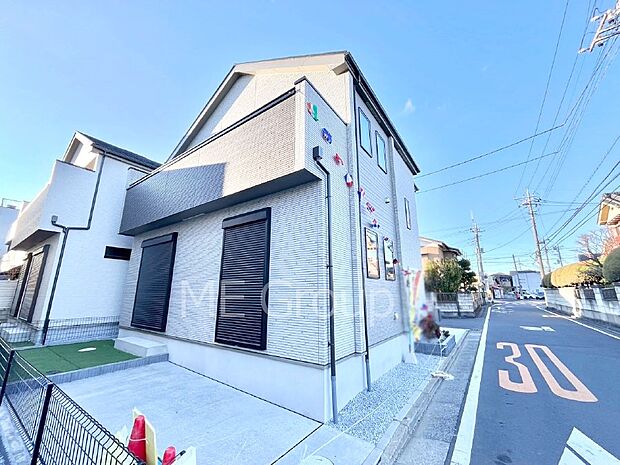 たっぷりの陽光と心地よい風が舞い込む住まい